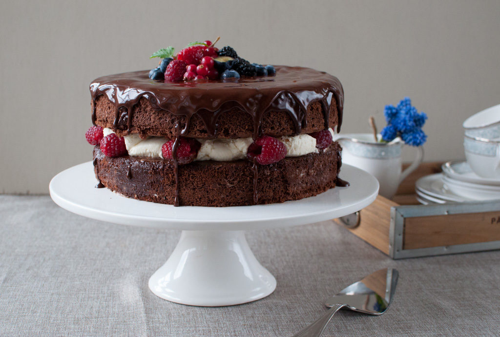 sjokoladekake med mascarponekrem og bringebæroverraskelse