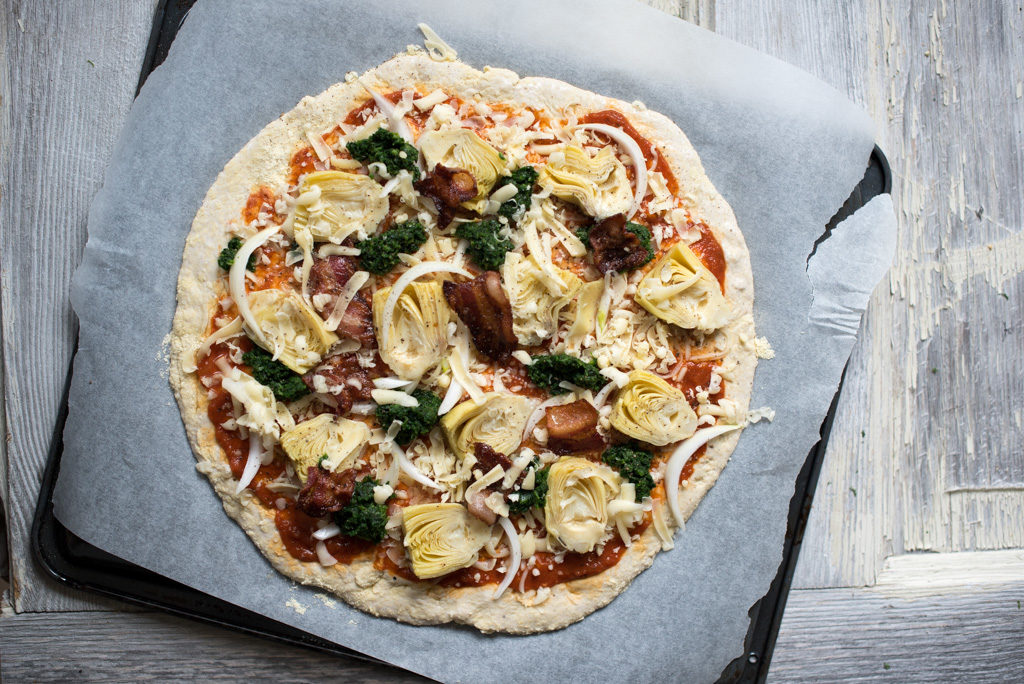 glutenfri pizza med artisjokk og spinat
