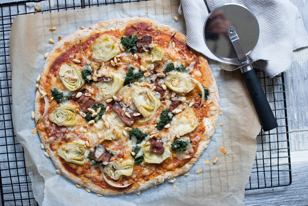 pizza med artisjokk og spinat